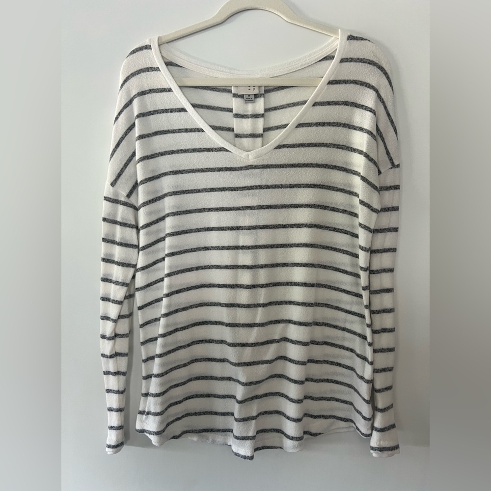 A New Day long sleeve scoop v-neck